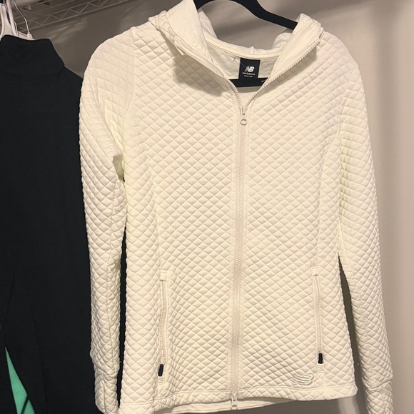 New Balance Jackets & Blazers - New Balance Quilted White Hooded Zip Jacket